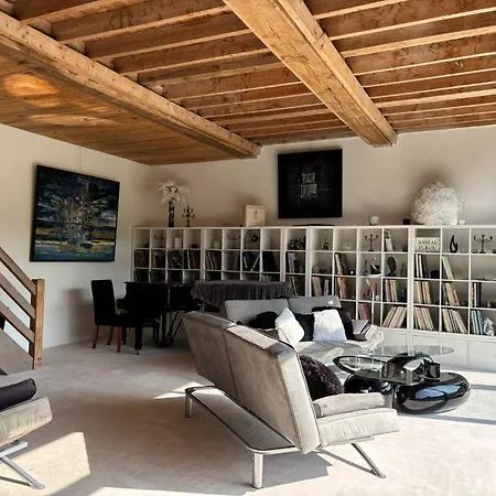 Hameau Fleuri Bed & Breakfast *