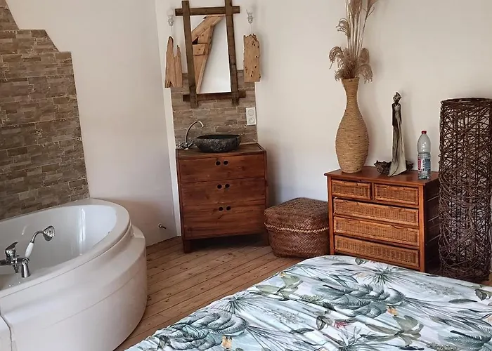 Hameau Fleuri Bed & Breakfast